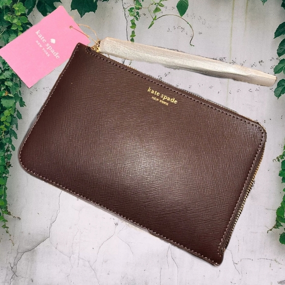 kate spade Handbags - KATE SPADE Wristlet • NWT
